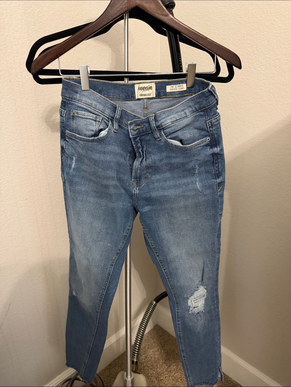 Kensie Light Blue Distressed Ankle Skinny Jeans